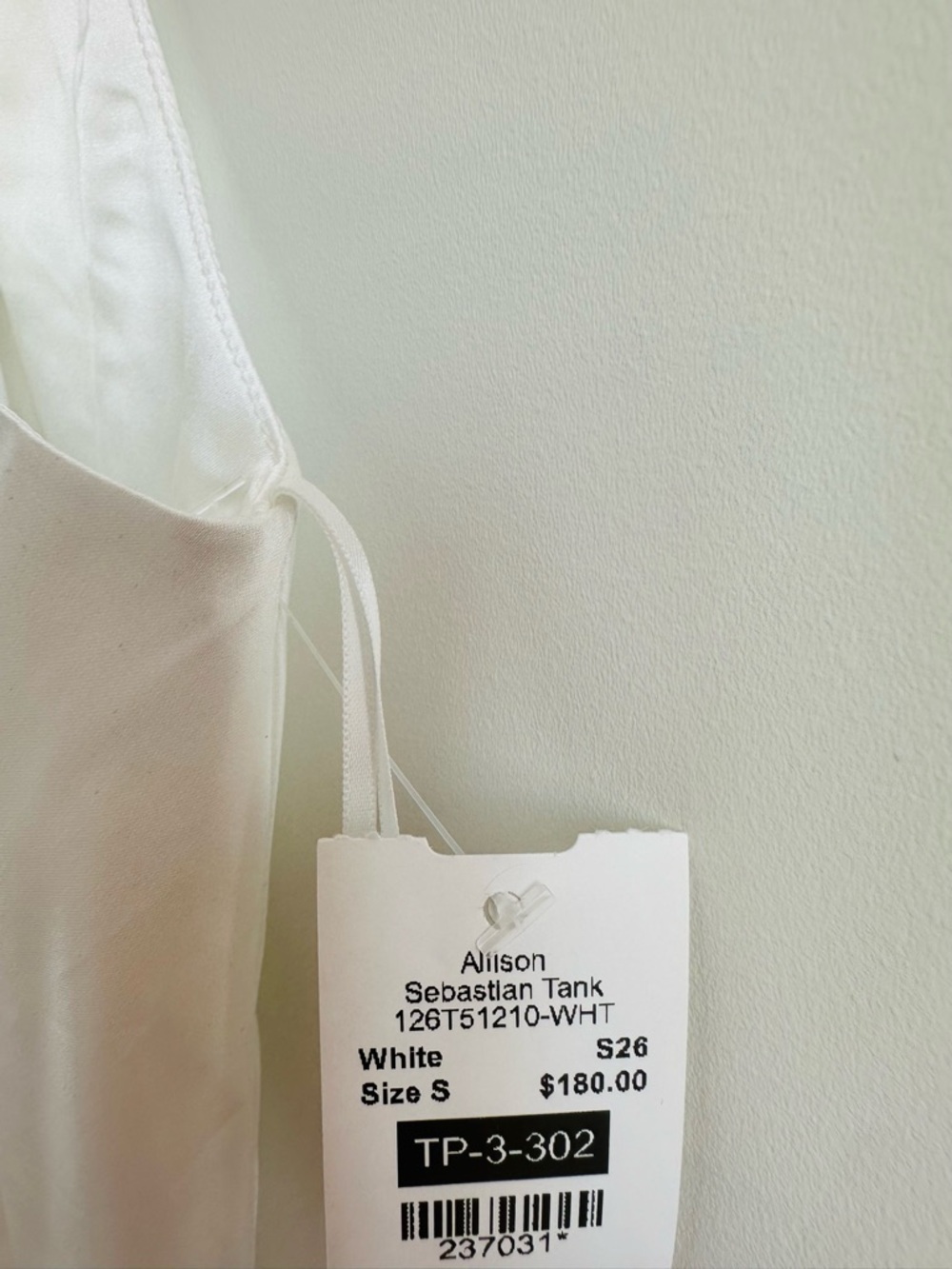 Allison New York White Halter Top - Picture 4 of 6